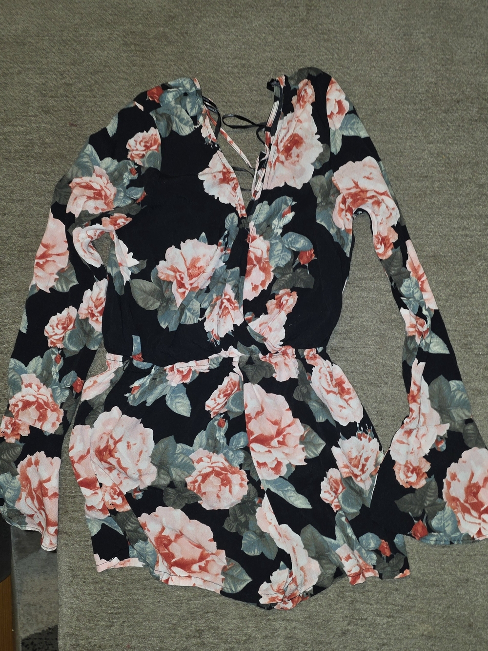 Forever 21 Blqck Floral Long-Sleeve Surplice Tunic with Pink Roses Small